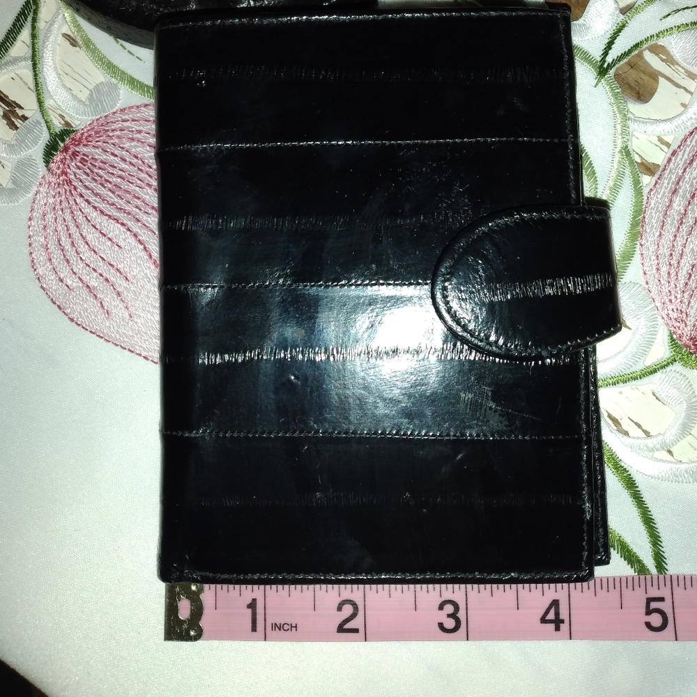 EEL Skin wallet